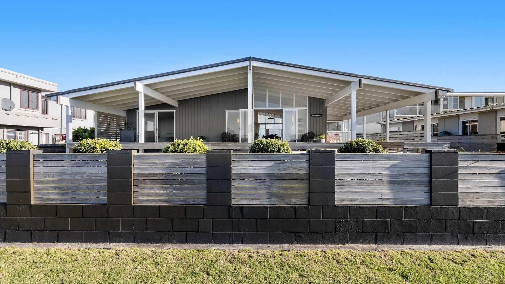 Beachfront Retreat Mount Maunganui